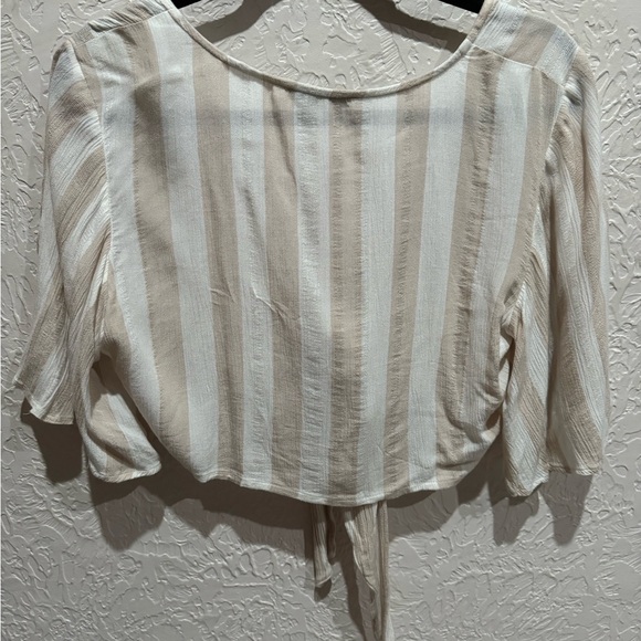 American eagle flowy tie shirt - Picture 2 of 2